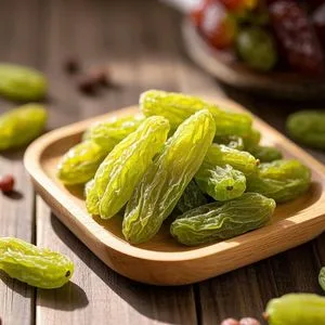 کشمش سبز ریز با دانه‌ های یکدست و نرم